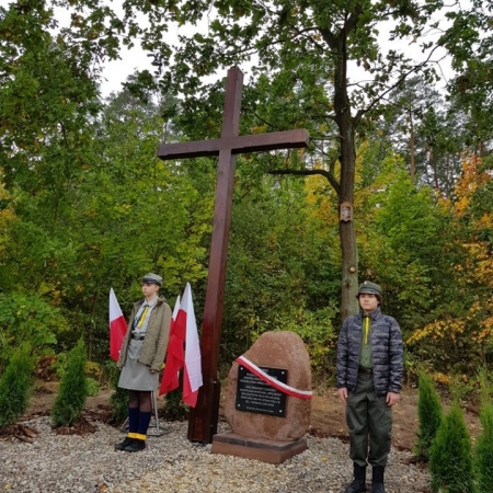 Odsłonięcie pomnika pamięci Henryka Jóźwiaka „Groźnego”- członka Wojewódzkiego Sztabu Ruchu Oporu Armii Krajowej Obwód „Rybitwa” 